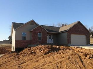 631 Crestfall Dr, Washington, MO 63090