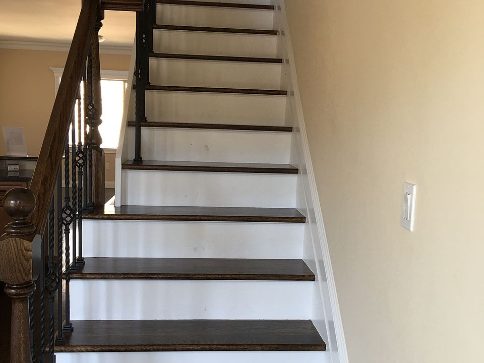 1st image of 102 Elson St #Townhouse
