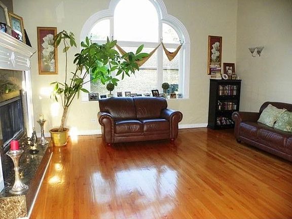 3rd image of 3781 Wehrman Ave