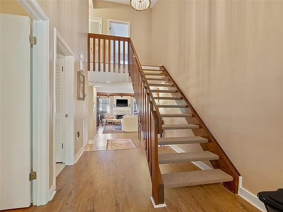 5th image of 3 S Court Villa Dr #2B