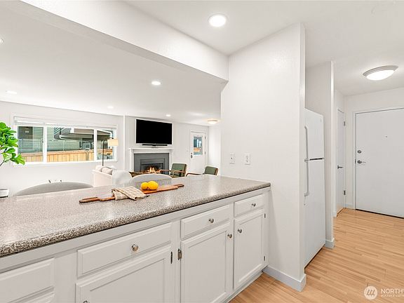 3rd image of 555 Prospect Street #1