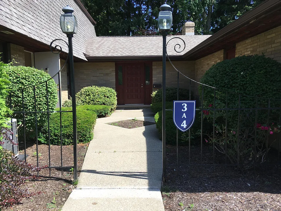 2727 S Lakeshore Dr #A-3