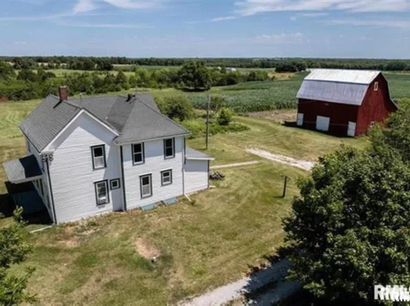 321 N County Road 1200, West Pt, IL 62380
