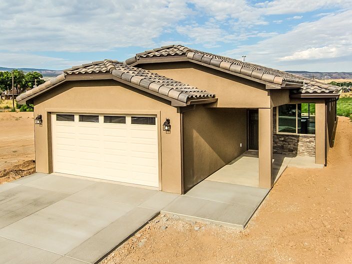 1st image of 215 Dry Mesa Dr