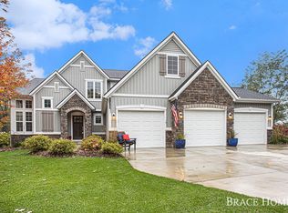 3367 Jules Lillian Dr NE, Grand Rapids, MI 49525