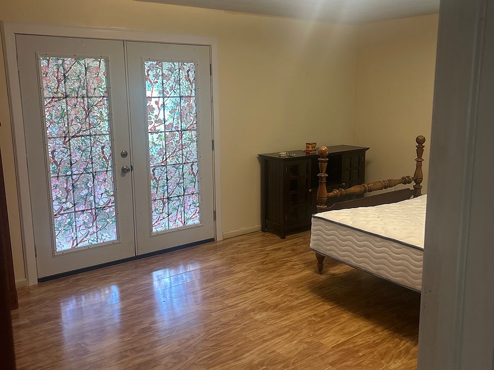 1st image of 174 Wellington St #1
