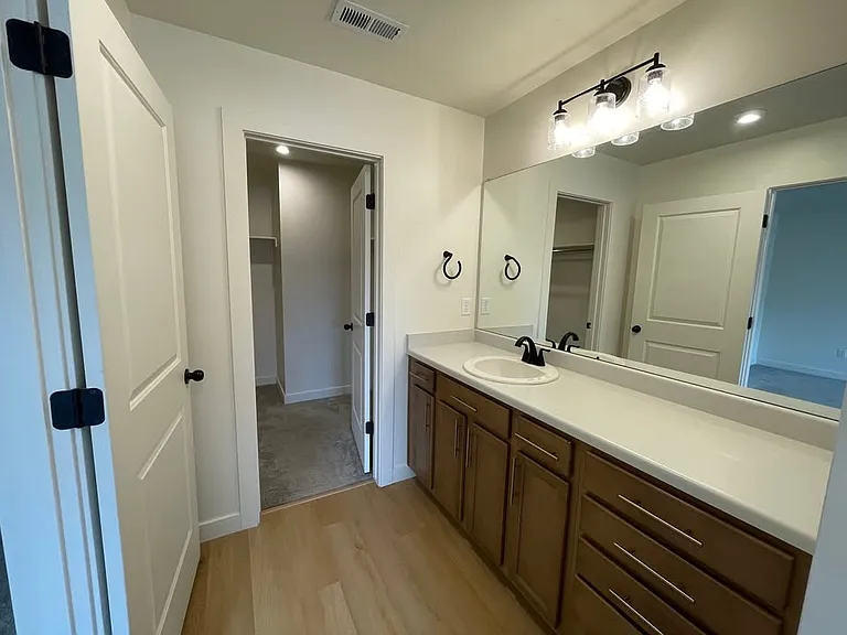 4356 E Hurstbourne Dr — Photo 19