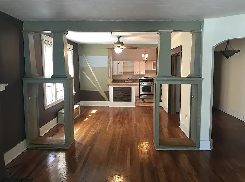 2727 Broadway Avenue - 1 — Photo 3