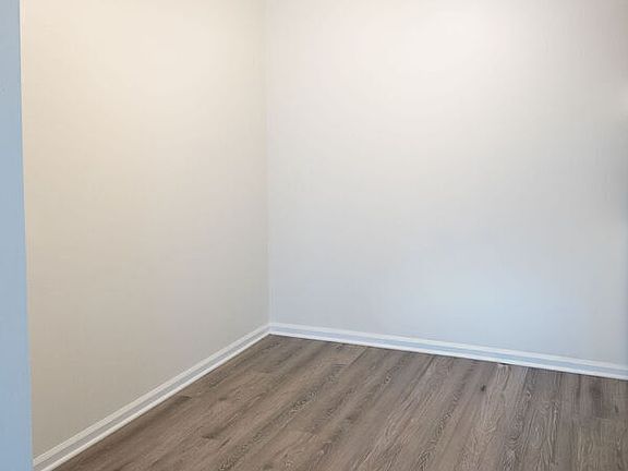 4th image of 39-220 N 5th St #39