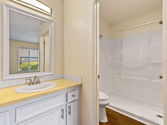 2nd image of 1290 Murray Ave APT B