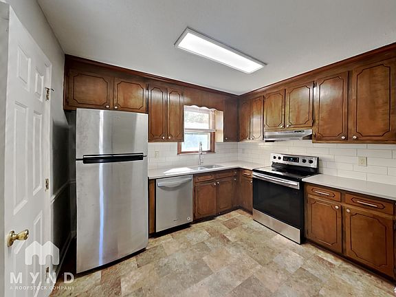 5th image of 1213 Shakentown St