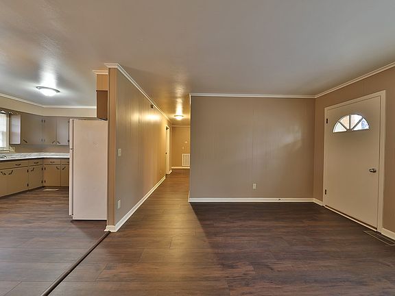 4th image of 108 N Shelby St
