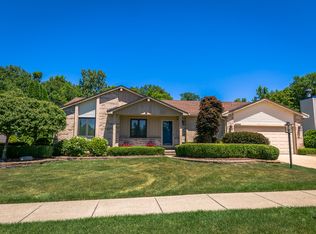 45850 Cider Mill Rd, Novi, MI 48374