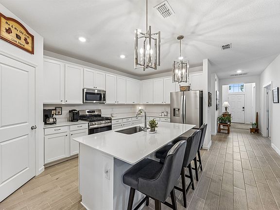 2nd image of 75008 Pondside Ln