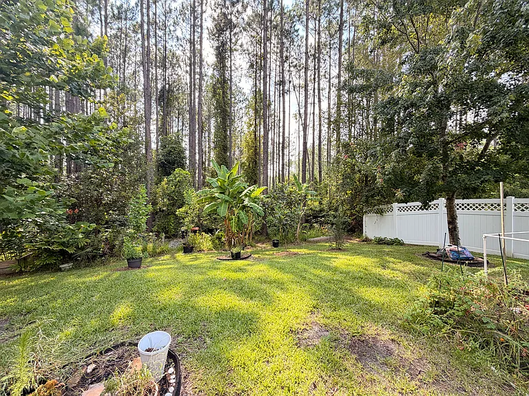 434 Glasgow Dr — Photo 4