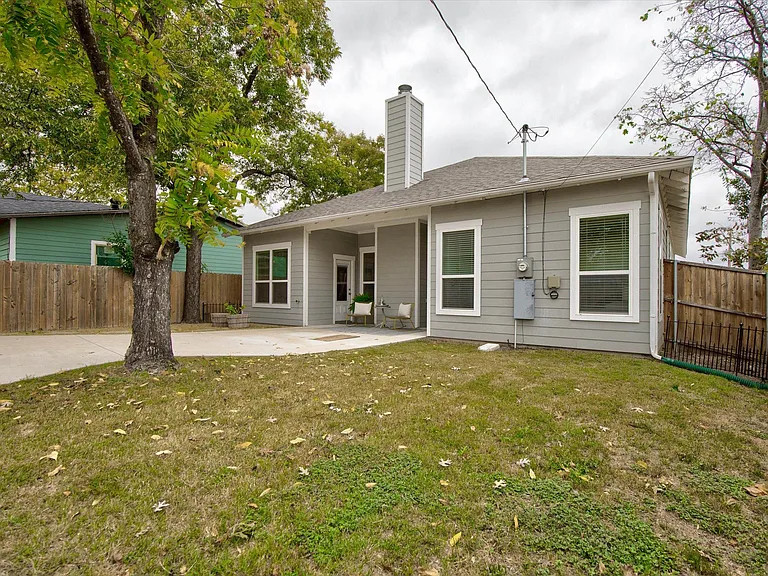 2700 Gladstone Dr — Photo 48