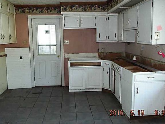 3rd image of 494 Pandora Dr