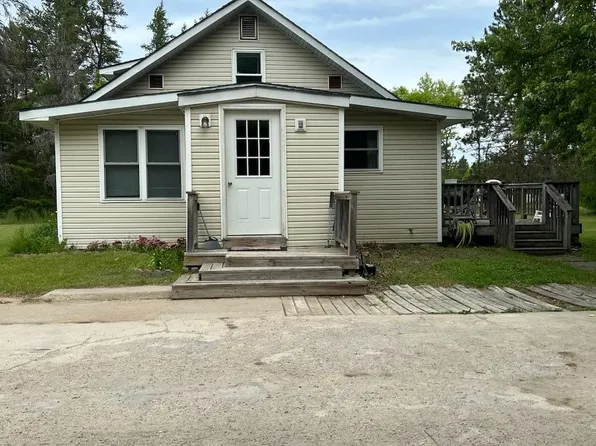 836 1st St NE, Menahga, MN 56464