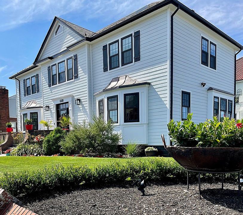 2nd image of 305 W Beech St