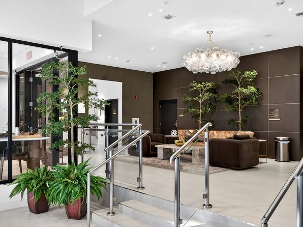 2001 Van Buren St #620