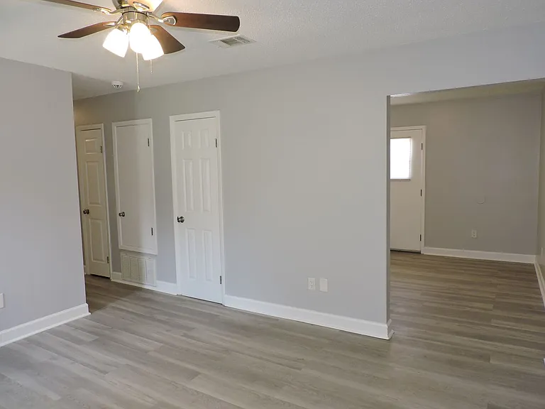346 Quigley Rd — Photo 4