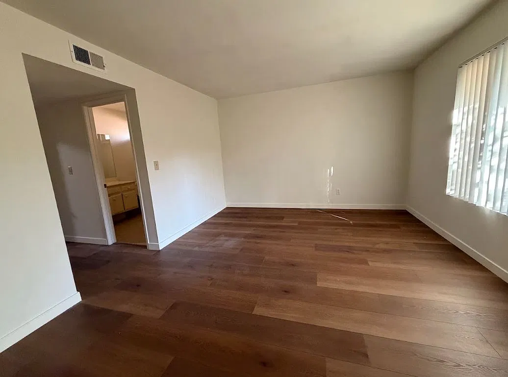 4 bed, 2.5 bath, 1988 sqft, $5,000 — Photo 3