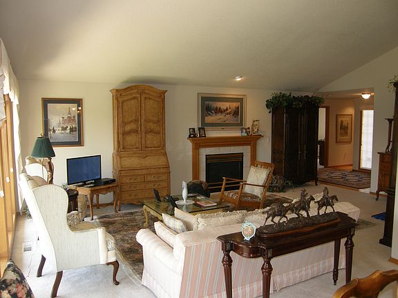 5th image of 16011 SE 29th St