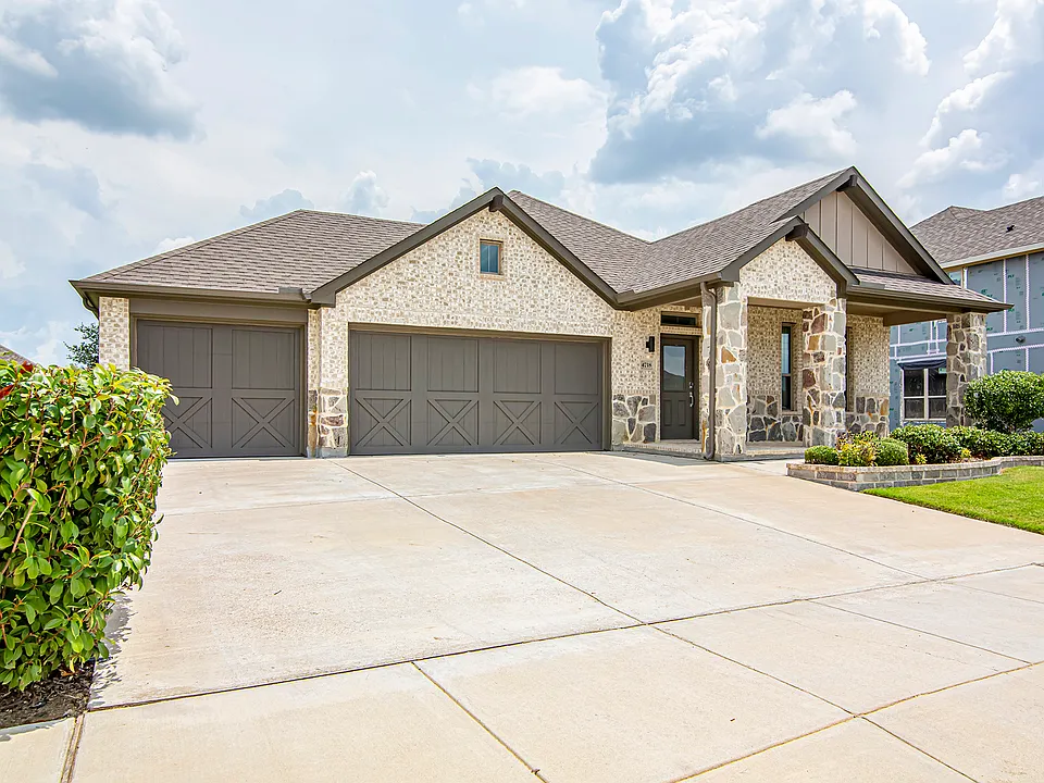 4718 Buttonbush Dr