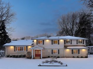 1226 Greenview Ct, Schaumburg, IL 60193