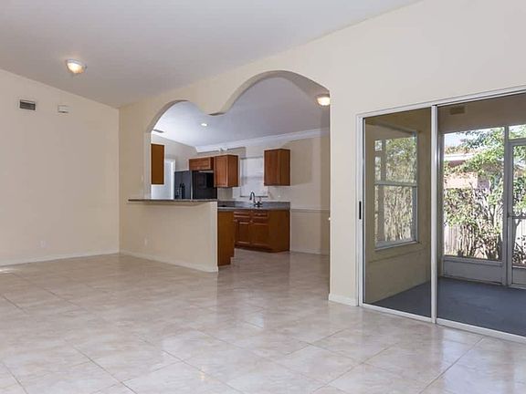 3rd image of 432 Wright Dr