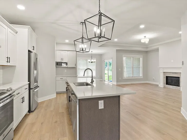 Parker Place — Photo 168