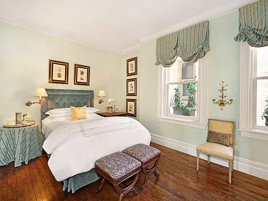 Sold by Sotheby's International Realty | media 14