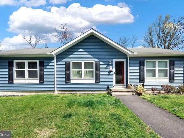 61 S Brandywine Ave, Coatesville, PA 19320