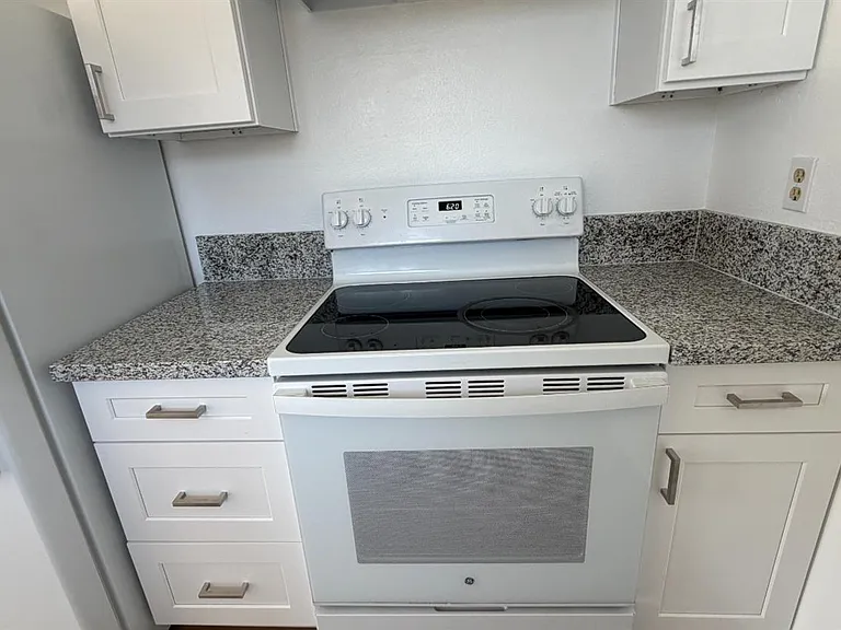 2514 E Andrews Ave — Photo 10