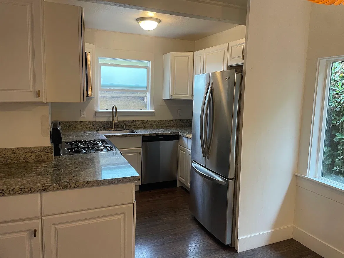 2 bed, 900 sqft, $2,795 — Photo 3