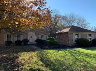 6201 Cimarron Trl, Flint, MI 48532