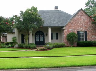 17639 Five Oaks Dr, Baton Rouge, LA 70810