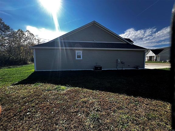 3rd image of 2111 Esker Trail Cpe