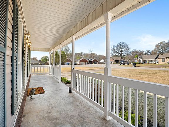 4th image of 3402 Brentway Cir