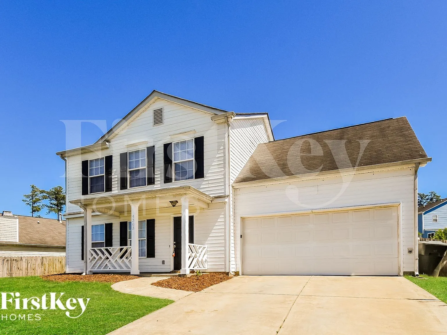 3 bed, 2.5 bath, 1600 sqft, $2,100 — Photo 2