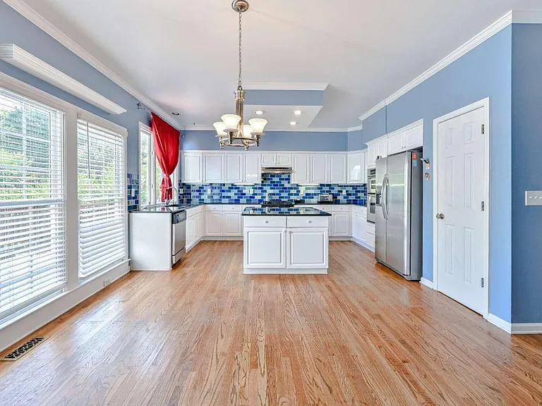 345 Eastcote Dr — Photo 15