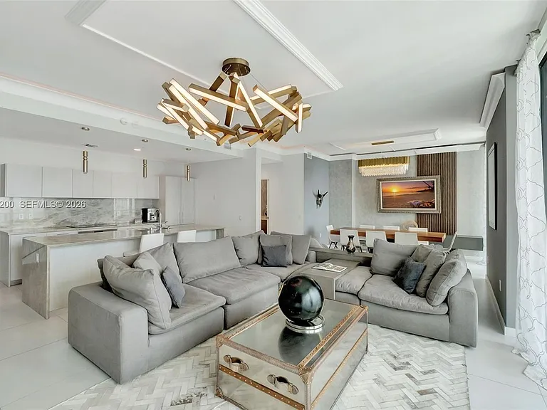 501 NE 31st St #Penthouse 4302 — Photo 2