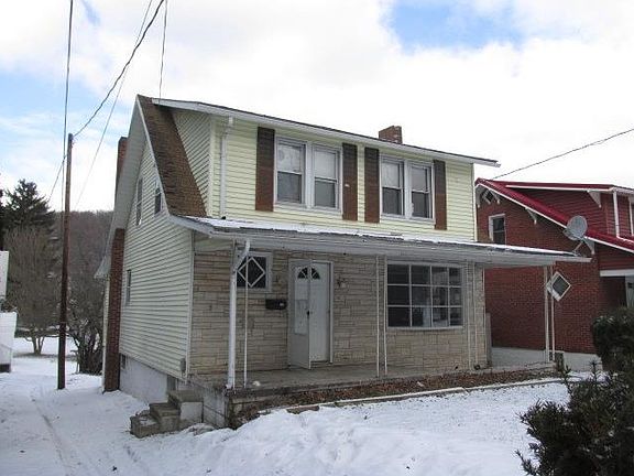 2nd image of 724 Green Ln