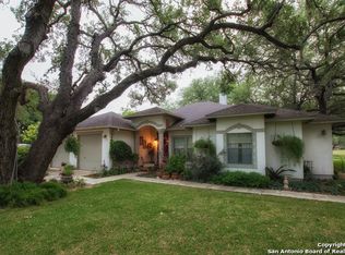 504 Jack Nickolaus Dr, Devine, TX 78016