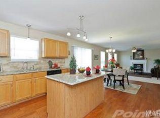 2010 Great Oaks Blvd, Wentzville, MO 63385