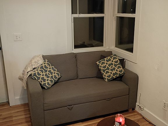 4th image of 2707 Pretty Lake Ave #1