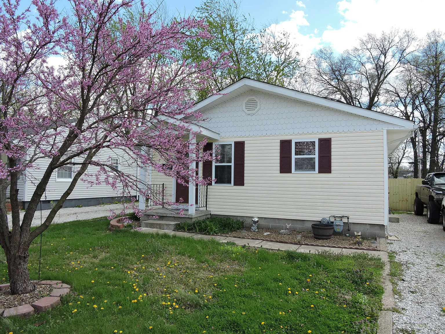 2009 Margybeth Ave photo 1