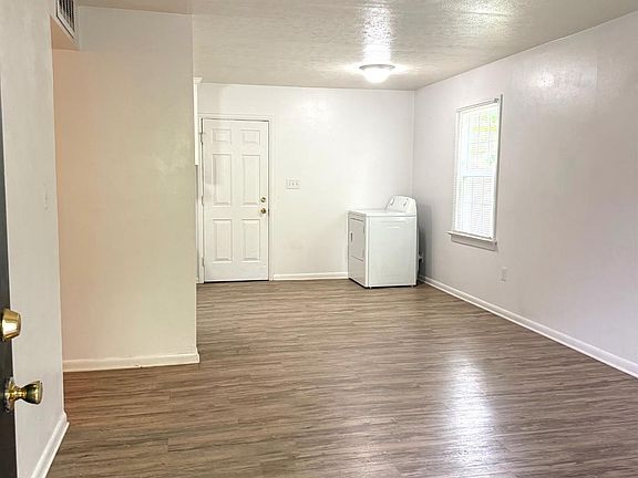 5th image of 3405 Westbrook Cir