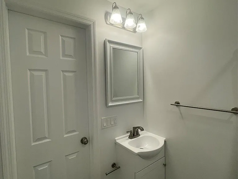 653 Jersey Ave #C — Photo 9