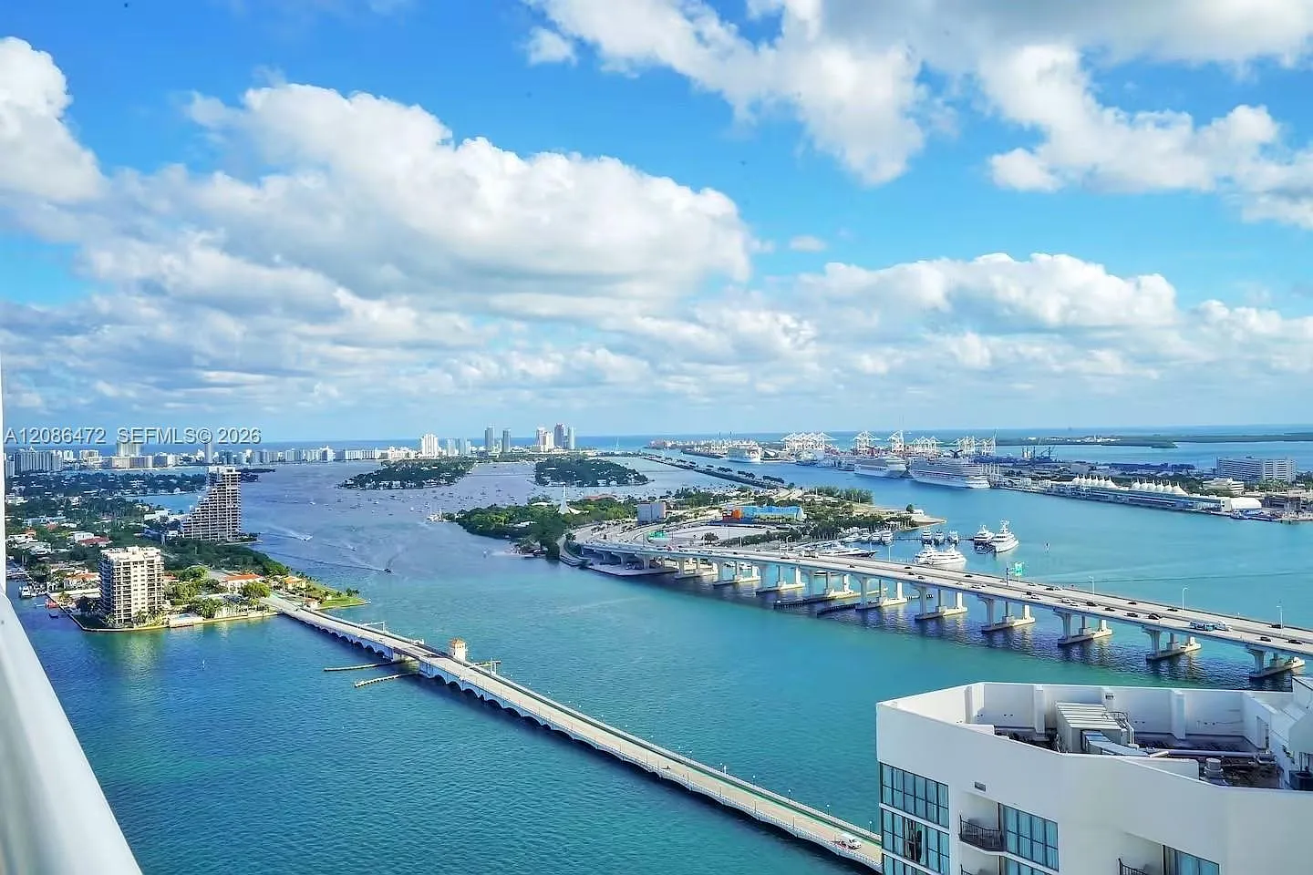 Venetia Condo — Photo 1